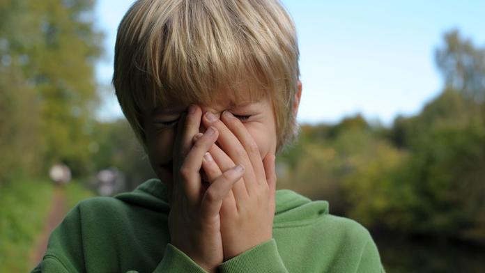 Marek (4) vypadl z okna v druhém patře. Případ šetří policie