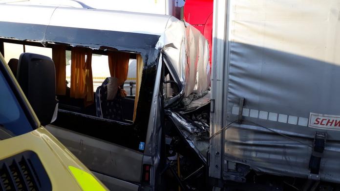 Děsivá bilance: Při nehodě na jihoafrické dálnici zemřelo 27 lidí!