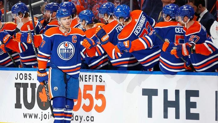 McDavid zapsal další tři body a Oilers roznesli Washington