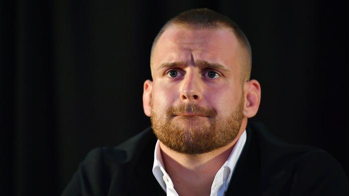 Kincl vydražil své rukavice. Veškeré peníze poputují na jižní Moravu