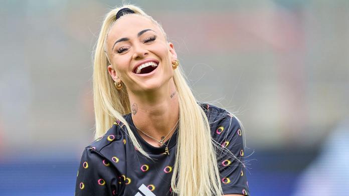 Je to pokrok, ne problém, říká sexy fotbalistka o vztazích s muži i ženami