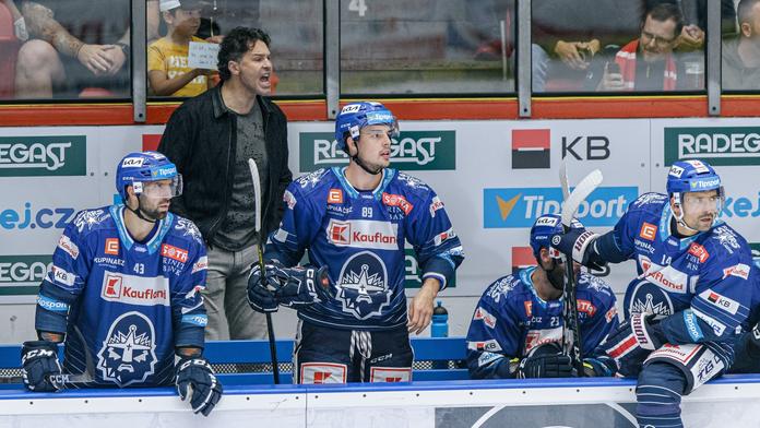 Voráček sledoval na lavičce kanonádu. Kladno dostalo od Sparty sedm gólů
