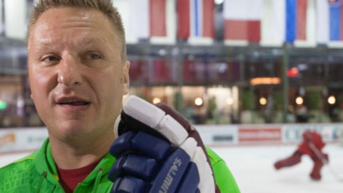 Někdejší hvězda NHL si ve 45 letech střihla debut v reprezentaci