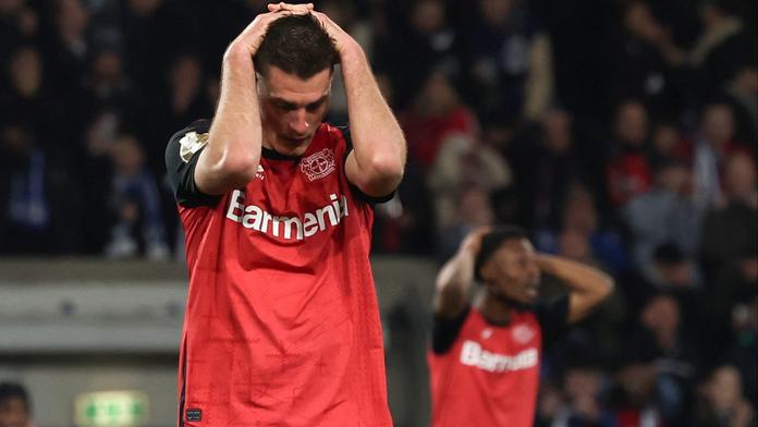 Podělali jsme to, zuřil záložník Bayeru. Xhaka se hádal s fanoušky