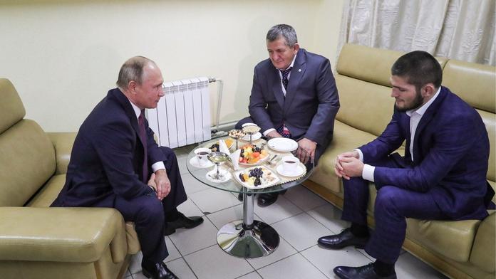 Putin se vložil do rvačky v UFC: Kdo se nás dotkne, dostane za uši!