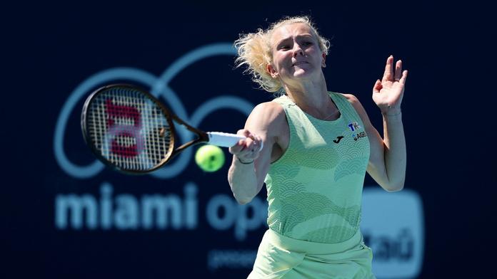 Siniaková v Miami končí. V dramatické bitvě podlehla Jabeurové