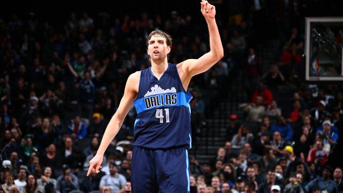 Nowitzki vstoupil mezi legendy NBA: Předčil Shaquille O'Neala