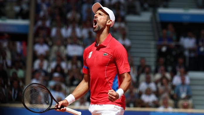Djokovič prolomil olympijskou kletbu. Ve velké bitvě zdolal Alcaraze a slaví zlato