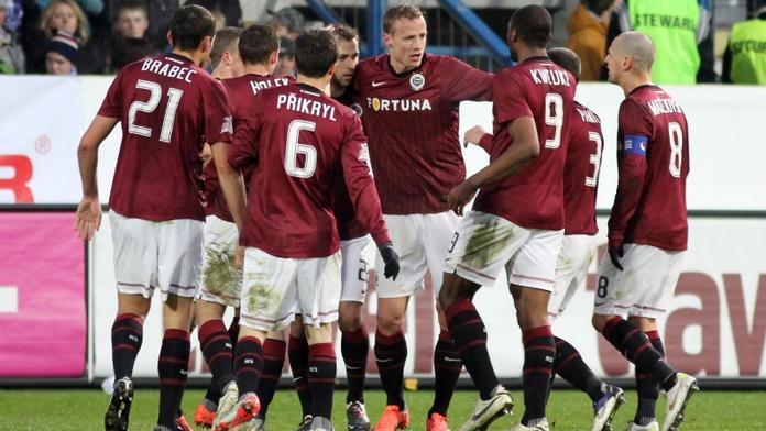 Zbrojovka vyrabovala Plzeň. Sparta i proto vede ligu