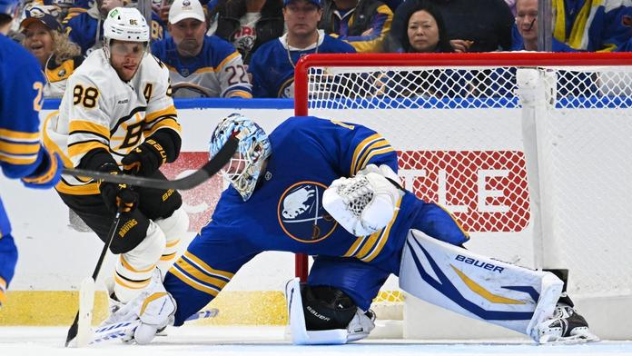 To se opravdu nepovedlo, brankář NHL školácky chyboval