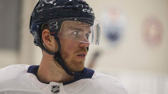 Další hvězdné jméno na seznamu: McDavid se nakazil koronavirem