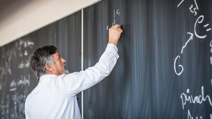 Mají učitelé nárok na stávku a vyšší peníze? Velké srovnání s Evropou