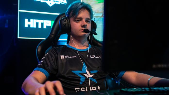 Úvodní zápasy Hitpoint Masters přinesly překvapení. Na čele jsou CZC.eSuba a Cyber Gaming