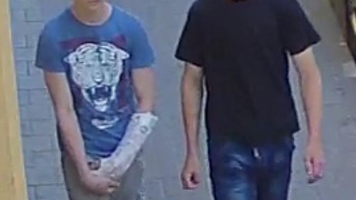 Násilníci přepadli stařenku o berlích! Pomozte ty grázly najít