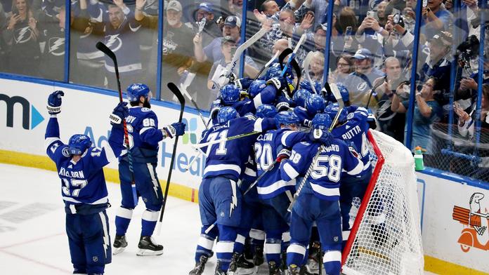 Tampa i nadále sní o obhajobě Stanley Cupu. Rozhodla gólem v oslabení