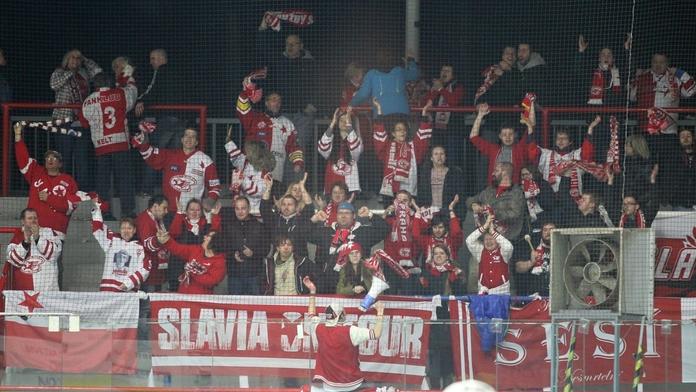 Ve Slavii zbyly dluhy, říká nový majitel. Jak to bude s Růžičkou?