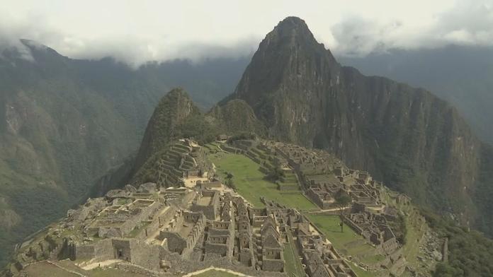Kvůli krvavým protestům v Peru uzavřeli slavné Machu Picchu