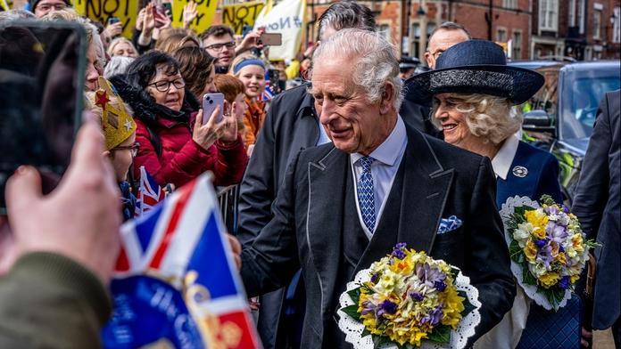 Král Karel III. a královna manželka Camilla.
