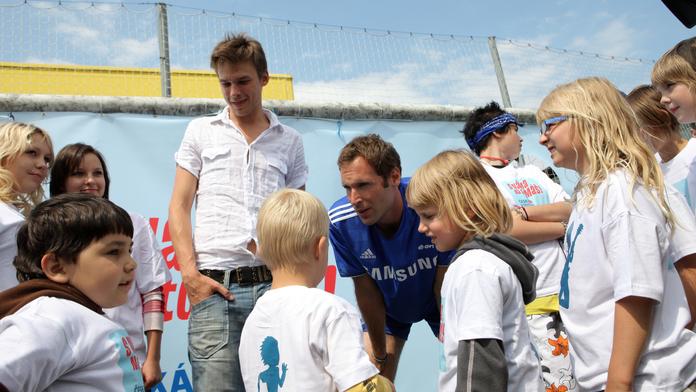 Čech: Fotbal si musí pomoci sám