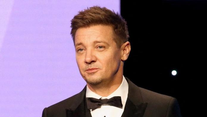 Herec z Avengers se po nehodě opět hýbe. Zatím jen na invalidním vozíku