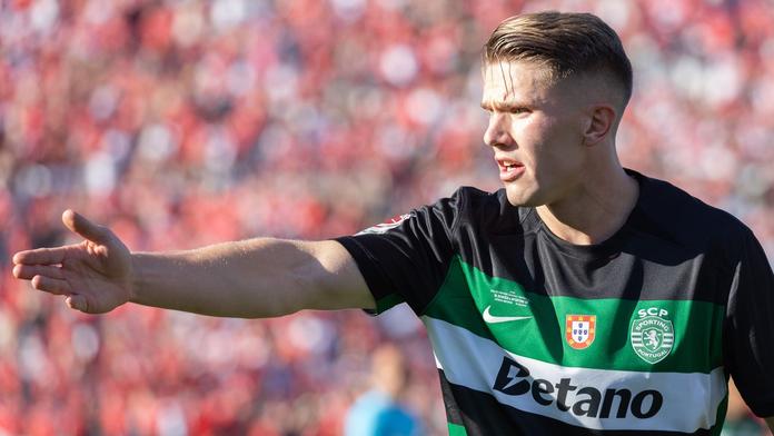 Konec se vším všudy. Hvězdný útočník se kvůli odchodu z klubu rozešel s přítelkyní