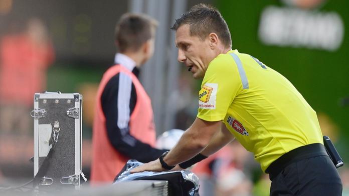 Kolik si vydělají rozhodčí v Česku? Svaz zveřejnil odměny od ligy až do IV. třídy