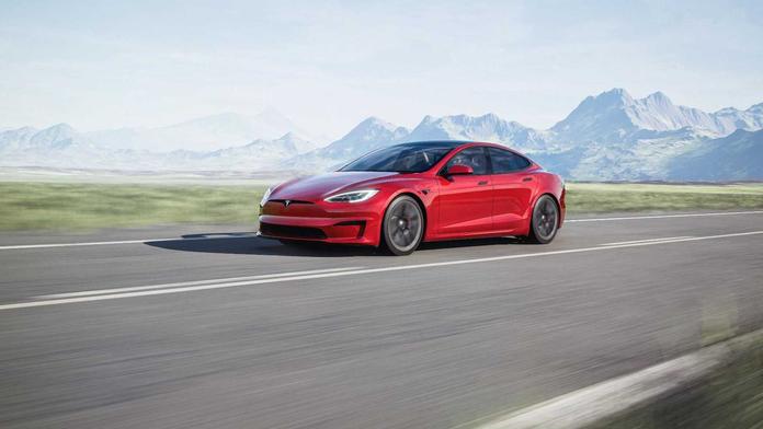 Elon Musk představil novou Teslu S Plaid. Má extrémní výkon i zrychlení