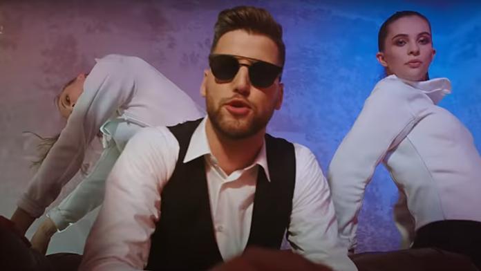 Šermíř Alexander Choupenitch ladí další song! Chystá i videoklip