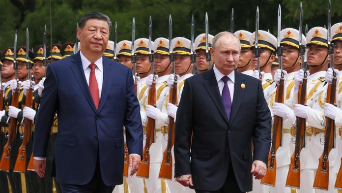 Ruský prezident Putin na návštěvě Číny s prezidentem Si Ťin-pchingem