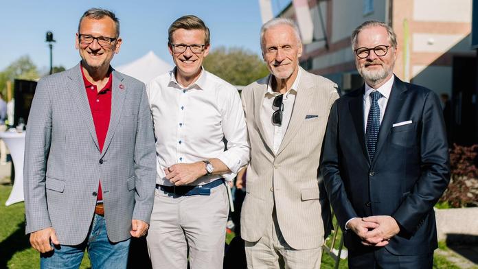 Šéfové ODS společně zapózovali. Fiala zarazil experta oblečením i postojem