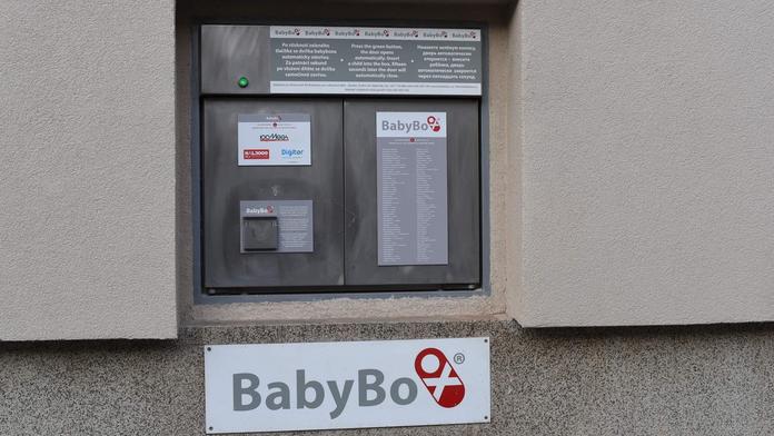 Babybox pomohl dalšímu dítěti. Chlapeček neměl ani ošetřený pupečník