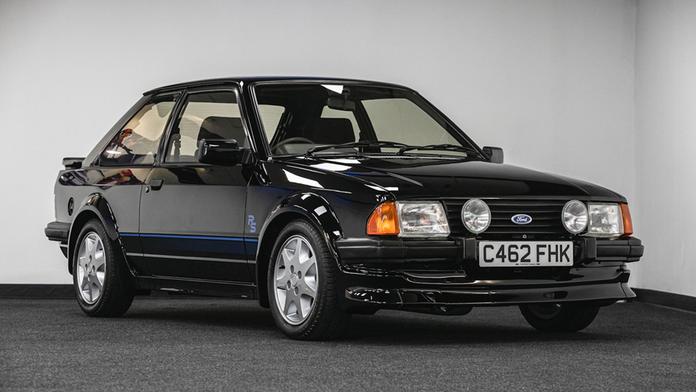 Starý ford za nehorázné peníze. Do aukce jde milované auto princezny Diany