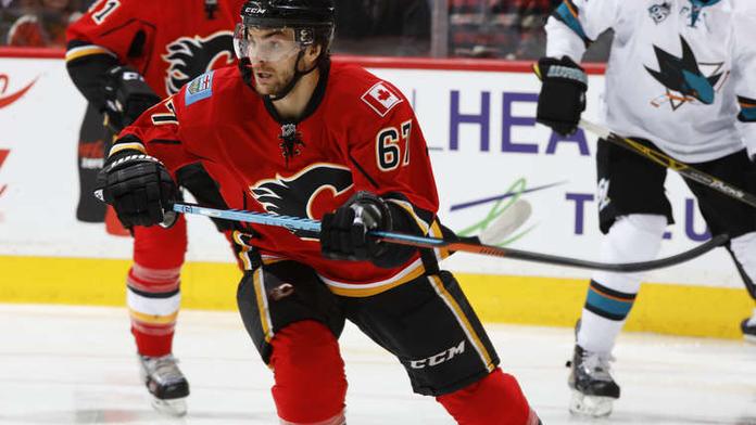 Frolíkův gól pomohl Calgary k výhře, Neuvirth vychytal bod