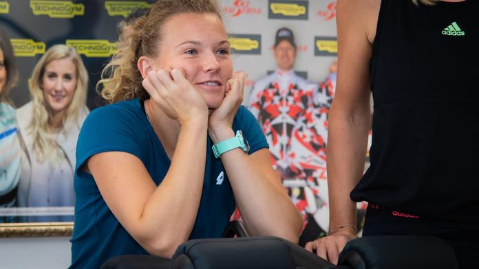 Siniaková nasává domácí atmosféru, do ruky vzala už i raketu