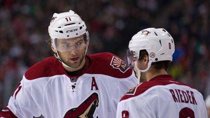 Další asistence, pak zranění: Hanzal vede statistiky celé NHL