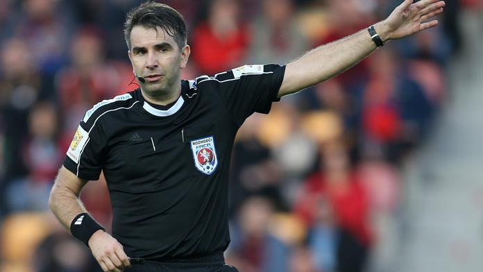 Bývalý sudí Jílek o šlágru: Pískl by jinou penaltu a dal by o červenou kartu více