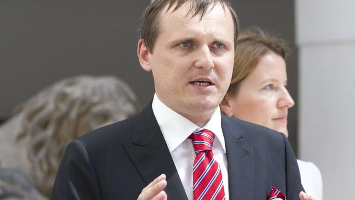 POLICIE OBVINÍ BÁRTU! Skončí exministr za mřížemi?