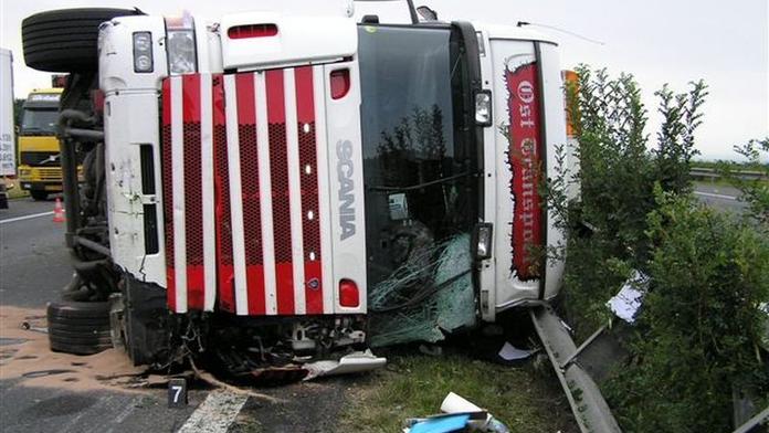 TRAGÉDIE: Zemřel při opravě kamionu, rozdrtila ho kabina