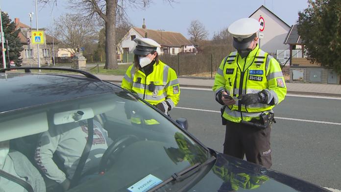 Policejní náměstek skončil mimo službu, měl jet namol opilý po dálnici