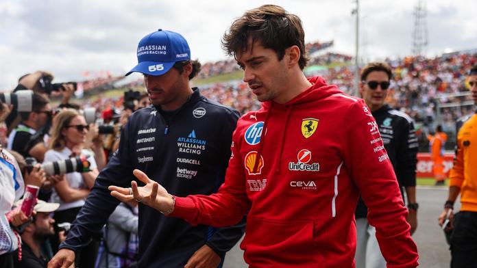 Hvězdy Formule 1 skončily v Itálii na dálnici. Domů jely půjčenou dodávkou