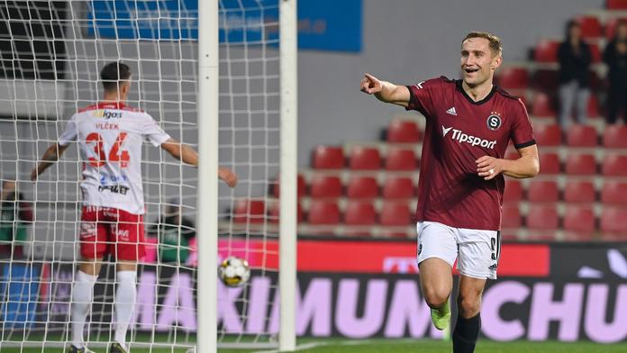 Sparta rozstřílela Pardubice pěti góly. Hradec porazil Zbrojovku
