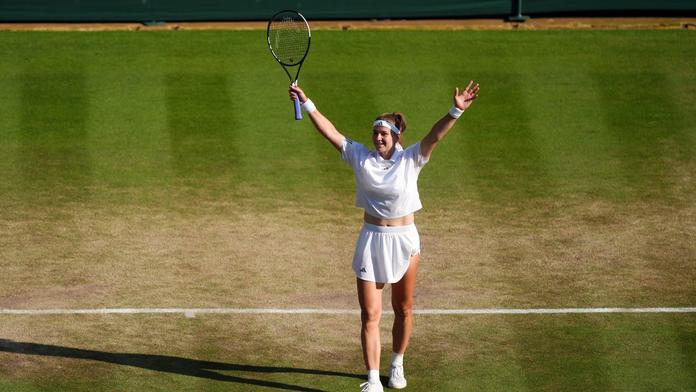 Slavící Karolína Muchová na Wimbledonu