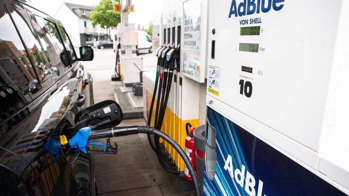 Hrozí kvůli nedostatku AdBlue kolaps dieselů? 10 zásadních otázek a odpovědí