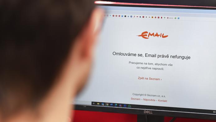 Nejnavštěvovanější weby se potýkají s výpadkem