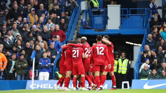 Chelsea schytala další debakl. Arsenal ve šlágru porazil Liverpool