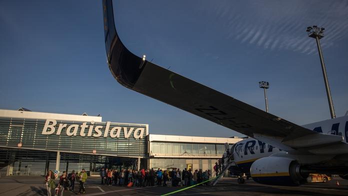 Letadlo Ryanair se ztratilo z radarů. Na pomoc vyrazily stíhačky