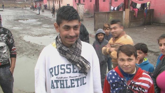Bizarní krádež: Koledníci vzali ve sklepě kompot a železo, pak utekli