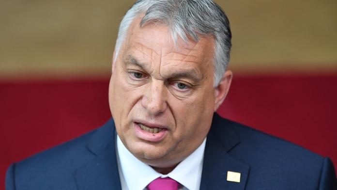 Plavba v Chorvatsku se zvrtla. Orbána, ženu i bodyguarda zachraňovali