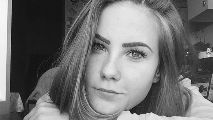 Diana (17) přežila pád ze 14. patra. Potom se ubodala nožem