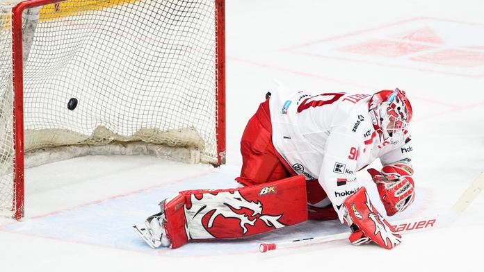 Hokejisté Třince odmítli jít do čela extraligy, Pardubice promrhaly náskok